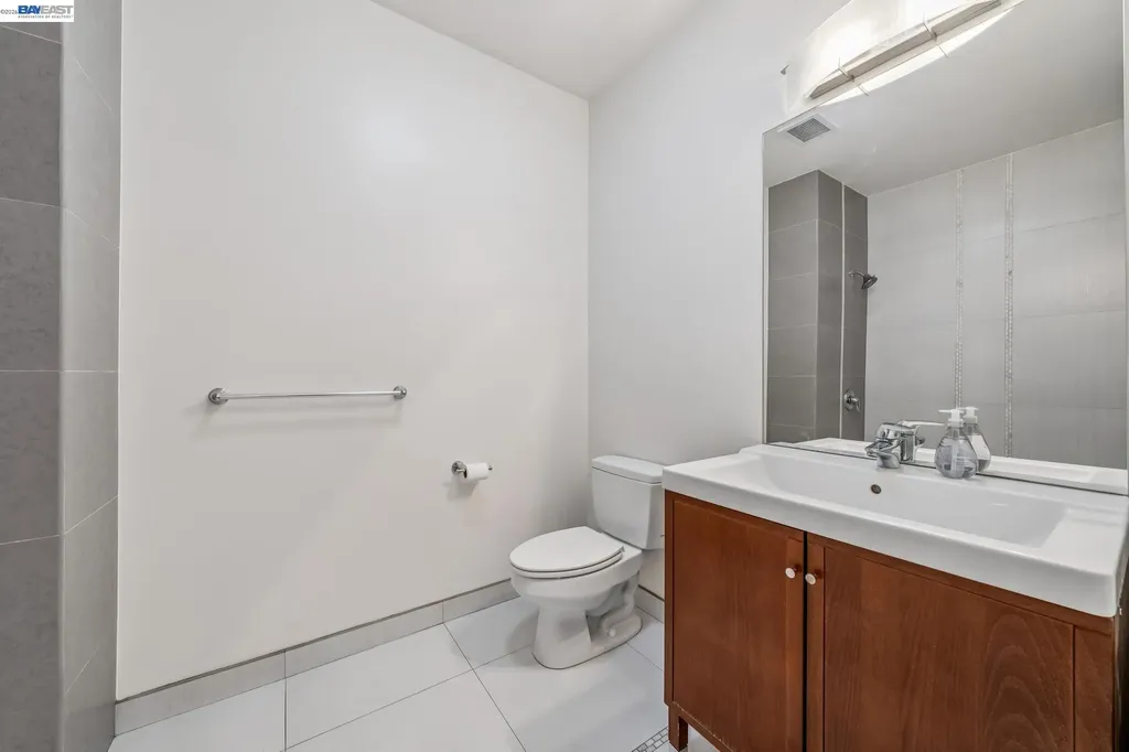 2300 Broadway Oakland CA 94612