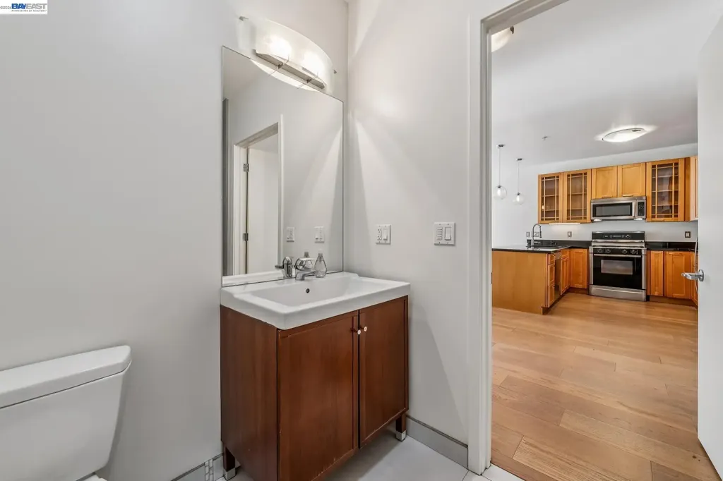 2300 Broadway Oakland CA 94612