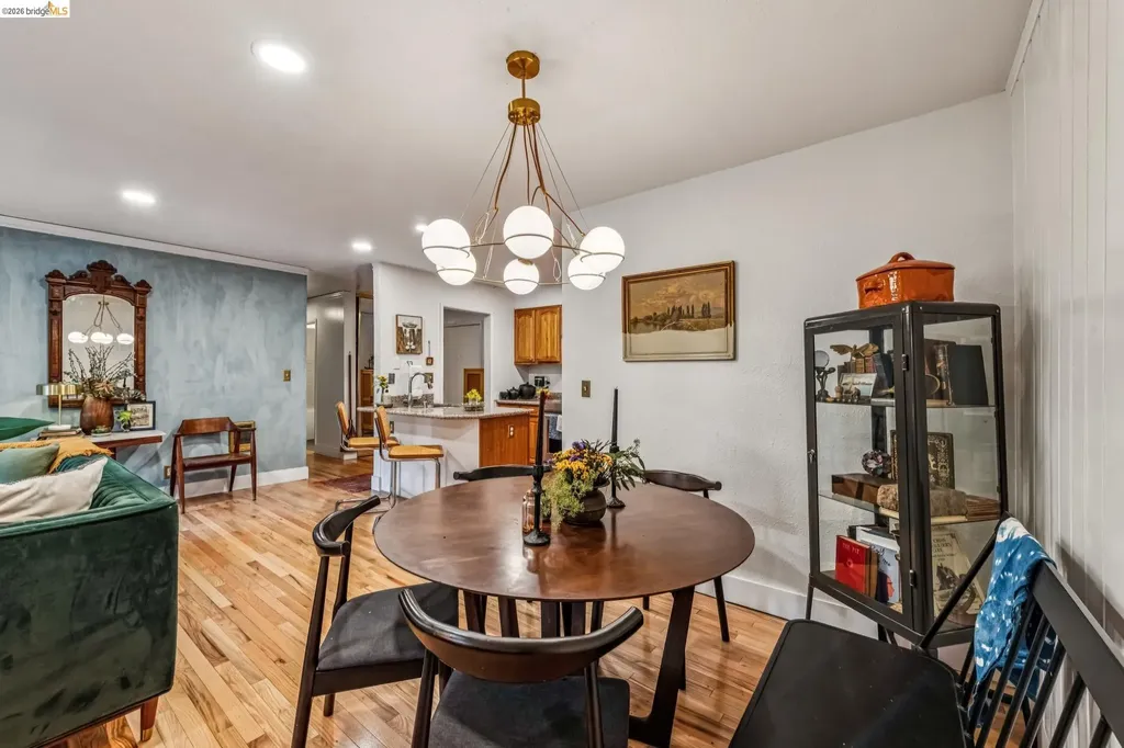 199 Montecito Avenue Oakland CA 94610