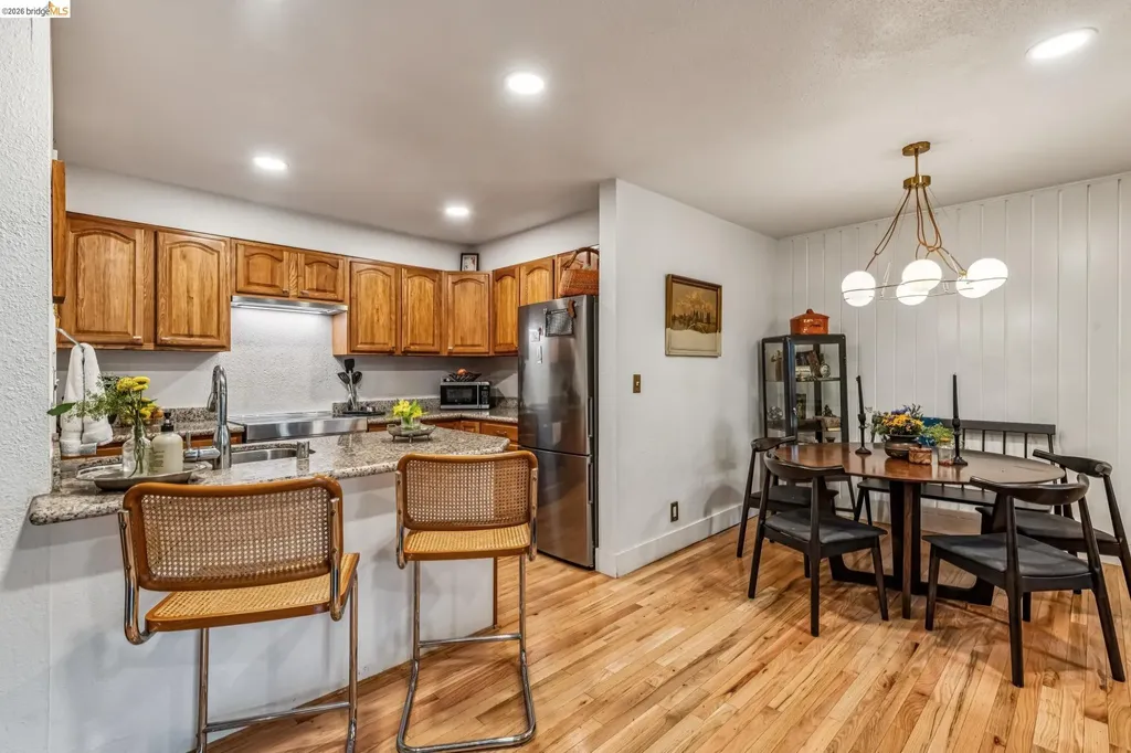 199 Montecito Avenue Oakland CA 94610