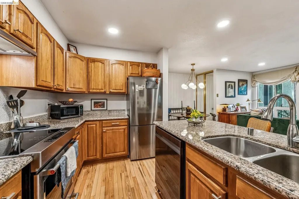 199 Montecito Avenue Oakland CA 94610