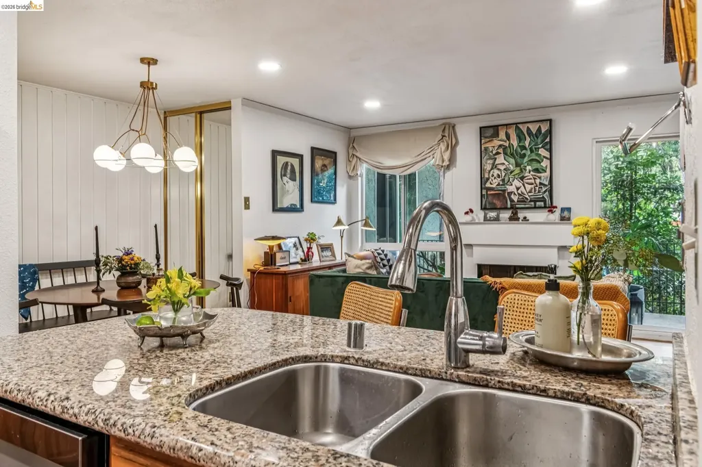 199 Montecito Avenue Oakland CA 94610
