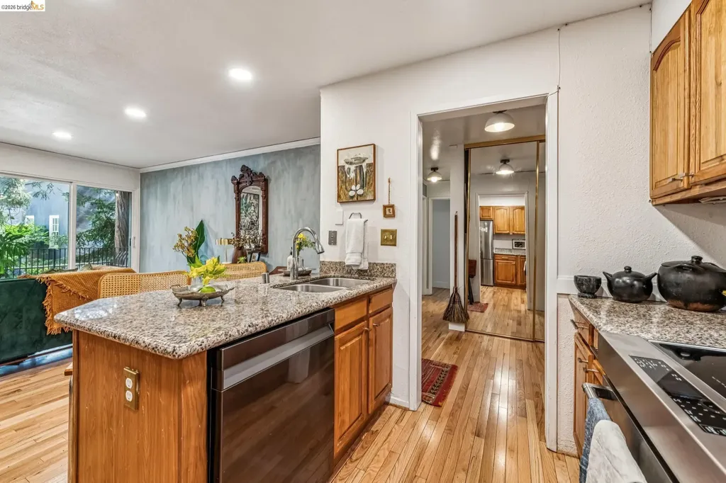 199 Montecito Avenue Oakland CA 94610