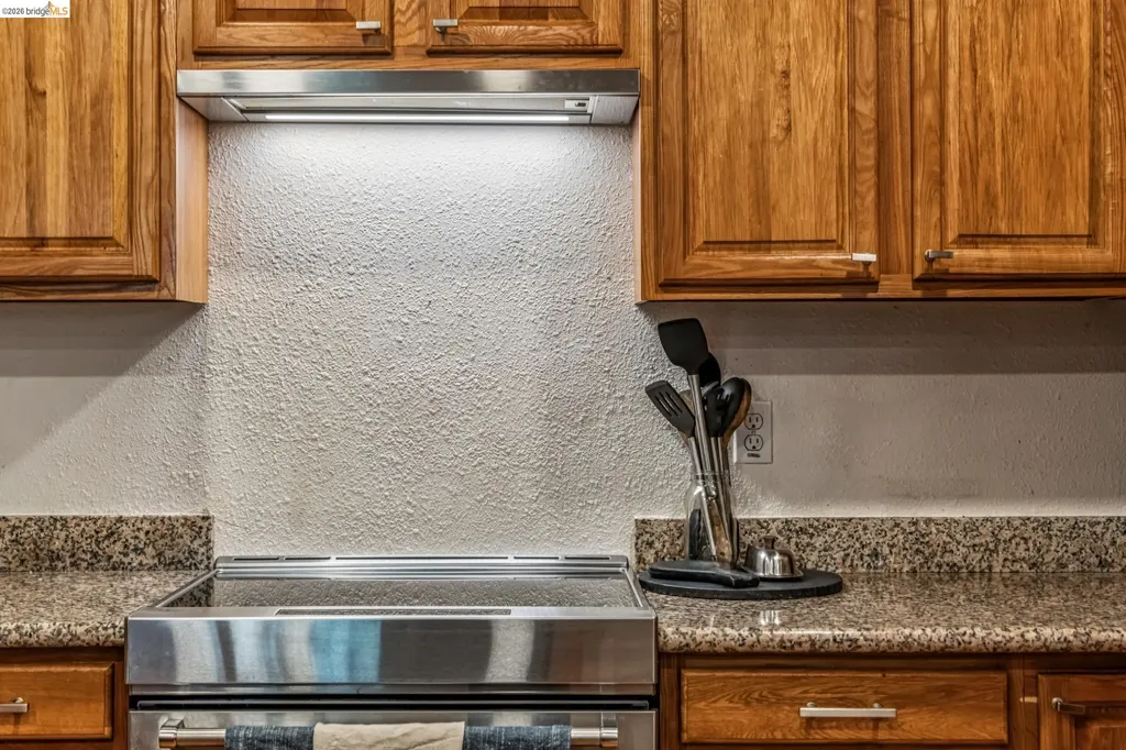 199 Montecito Avenue Oakland CA 94610