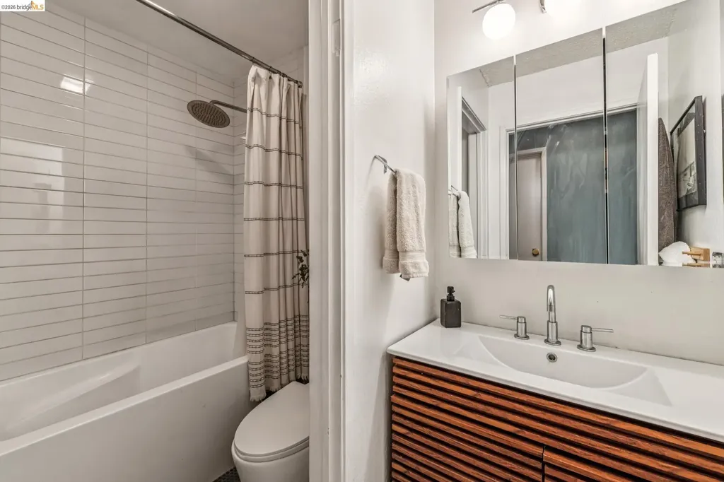 199 Montecito Avenue Oakland CA 94610