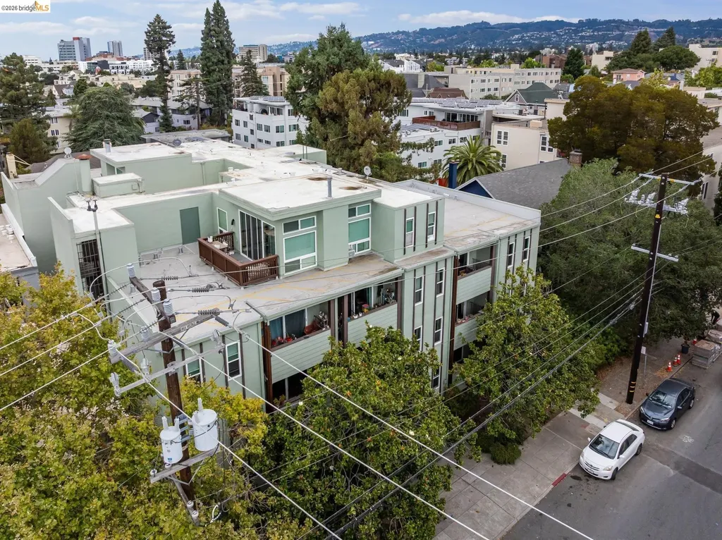 199 Montecito Avenue Oakland CA 94610