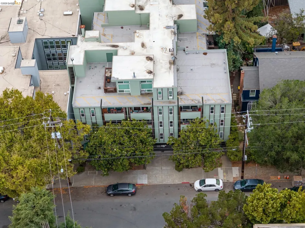 199 Montecito Avenue Oakland CA 94610