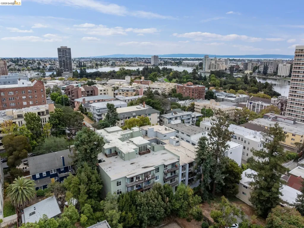 199 Montecito Avenue Oakland CA 94610
