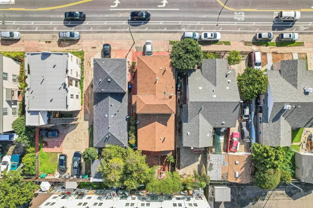 6504 Bancroft Avenue Oakland CA 94605