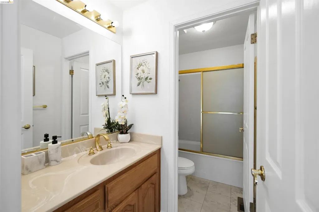 4080 Woodstock Road Hayward CA 94542
