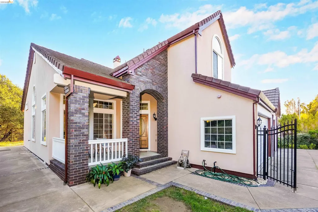 4080 Woodstock Road Hayward CA 94542