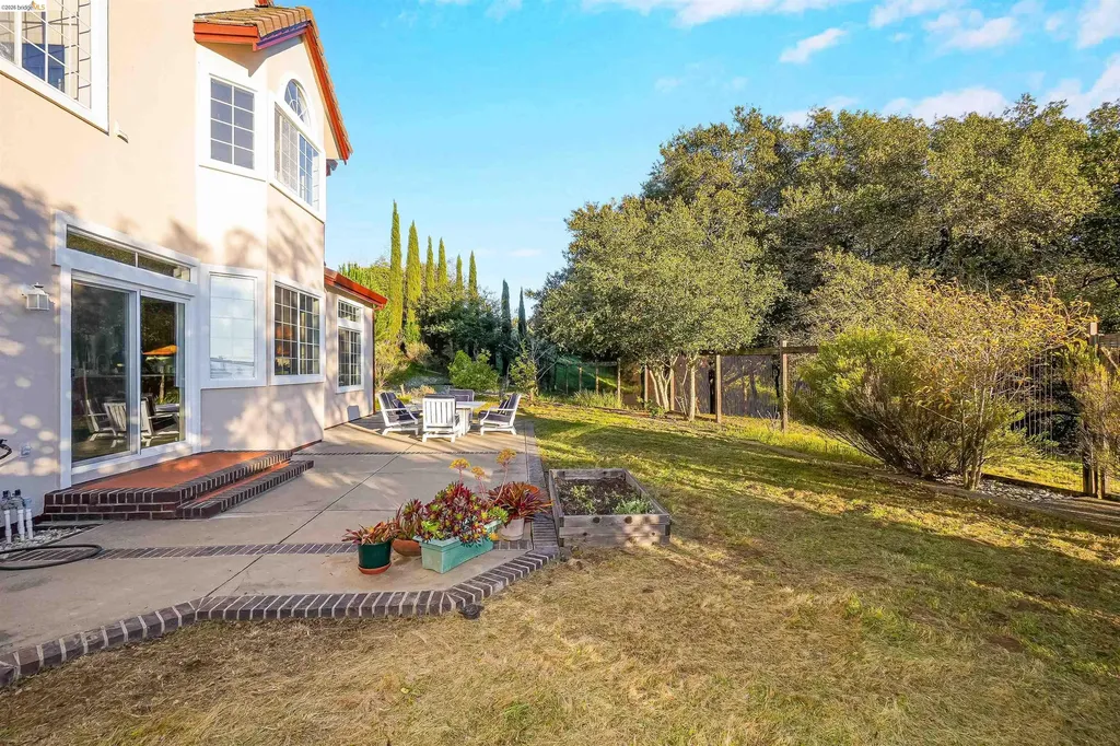 4080 Woodstock Road Hayward CA 94542
