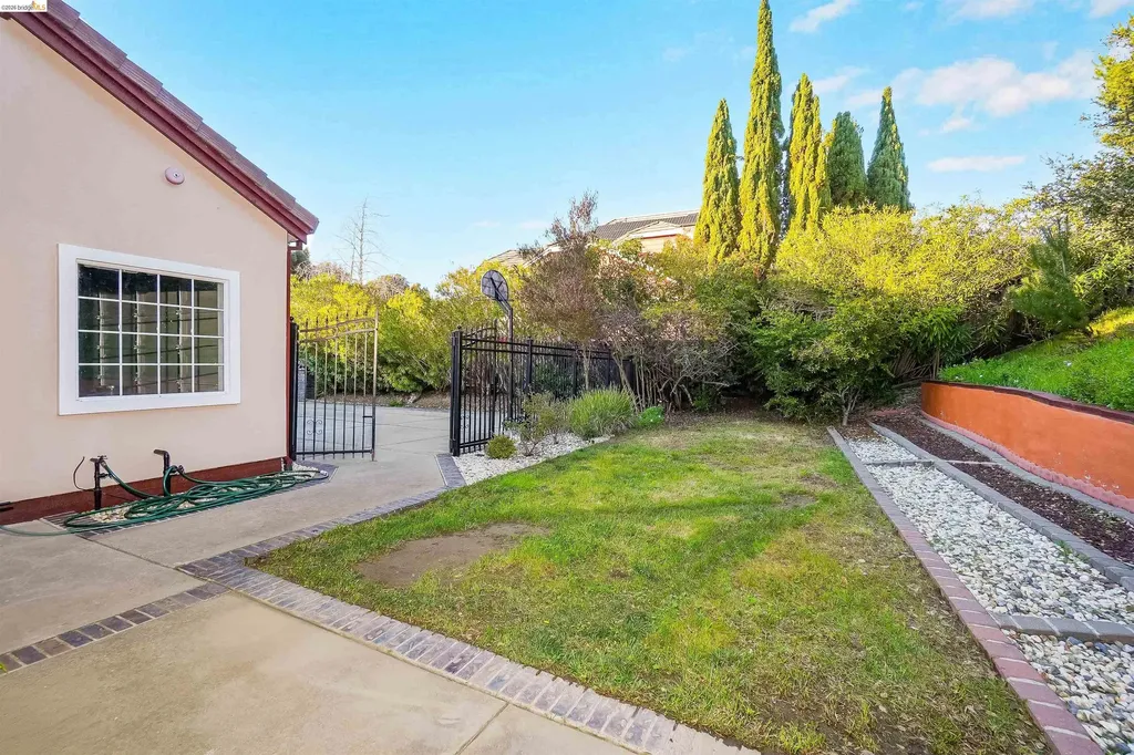 4080 Woodstock Road Hayward CA 94542