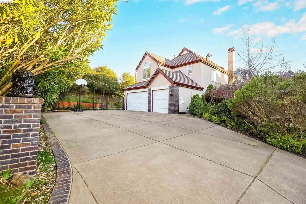 4080 Woodstock Road Hayward CA 94542