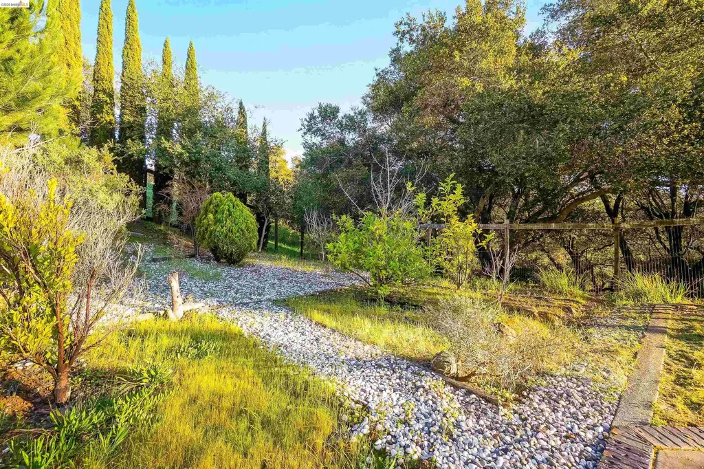 4080 Woodstock Road Hayward CA 94542