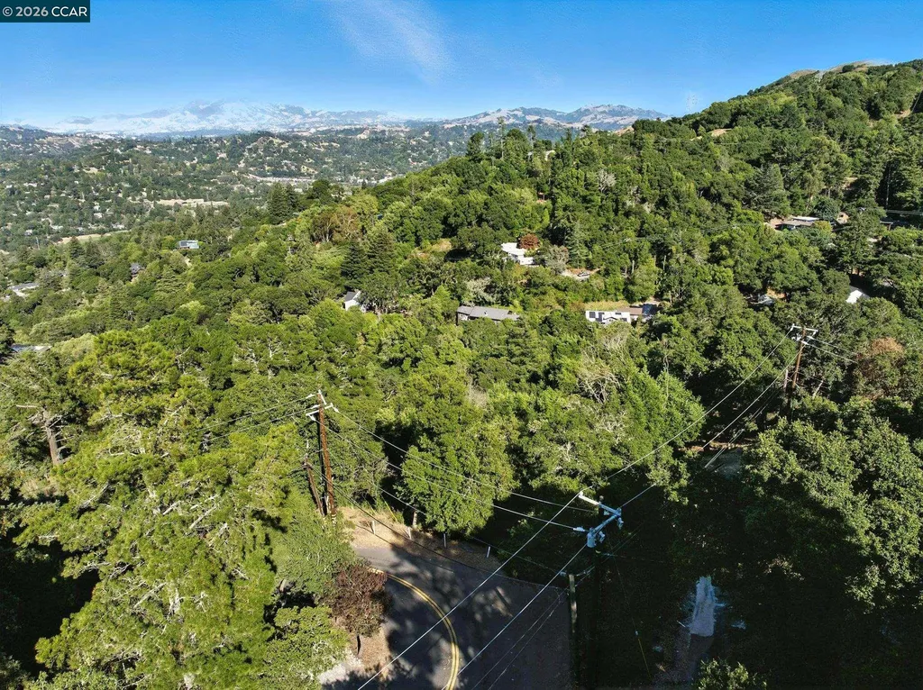Camino Del Monte Orinda CA 94563