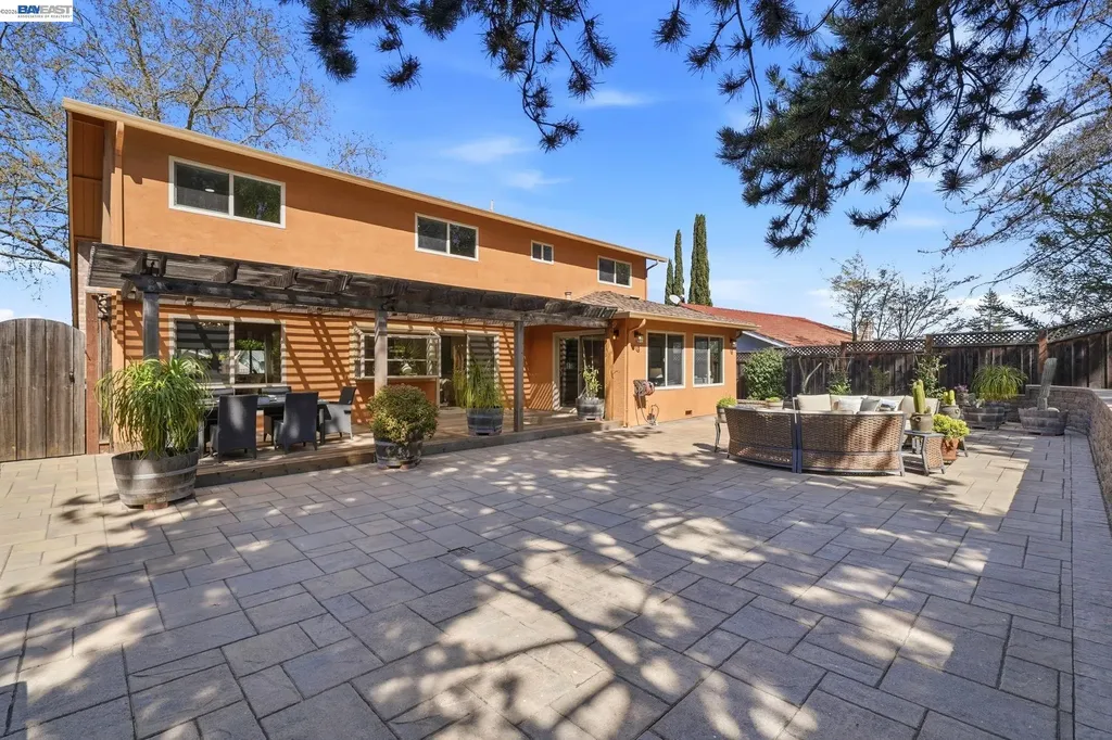7738 Fairoaks Drive Pleasanton CA 94588