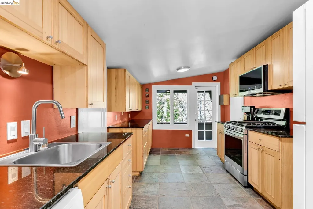 1101 Mountain Boulevard Oakland CA 94611