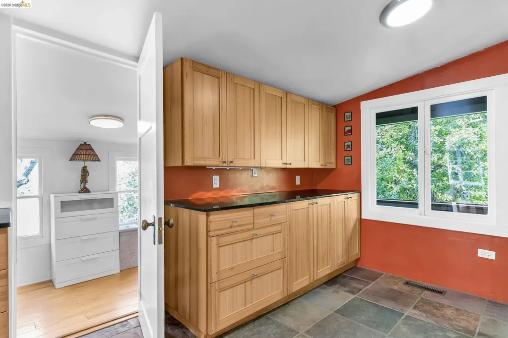 1101 Mountain Boulevard Oakland CA 94611