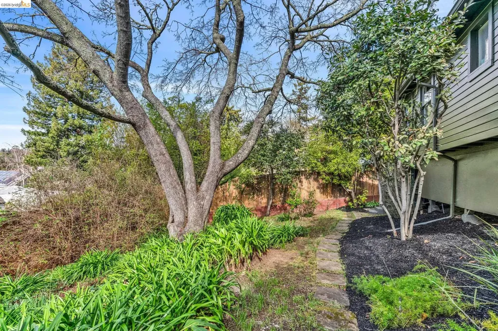 1101 Mountain Boulevard Oakland CA 94611