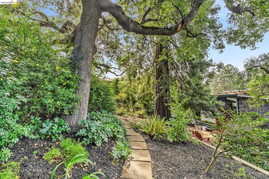 1101 Mountain Boulevard Oakland CA 94611