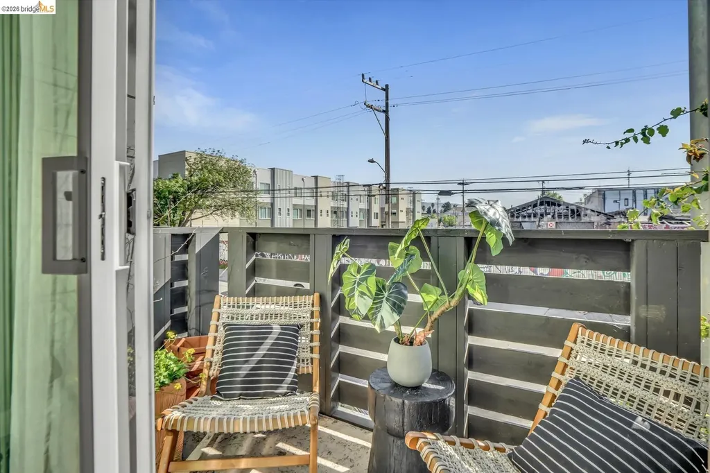 2229 Myrtle Street Oakland CA 94607