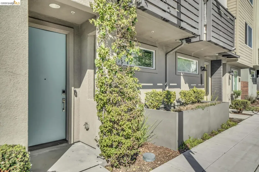 2229 Myrtle Street Oakland CA 94607