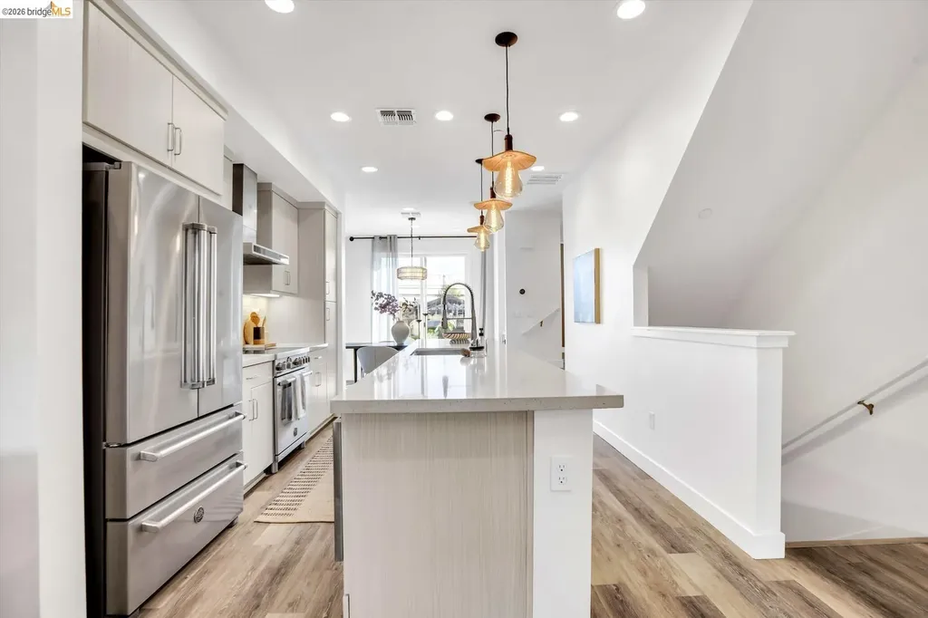 2229 Myrtle Street Oakland CA 94607