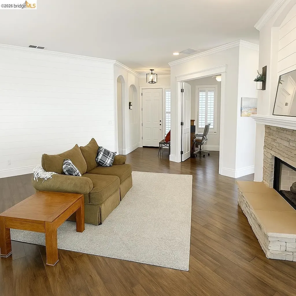 2072 Bridgeport Loop Discovery Bay CA 94505