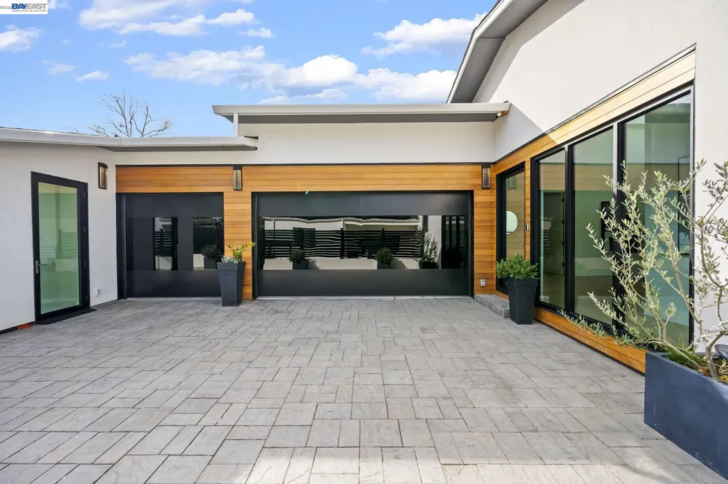 5883 Margarido Drive Oakland CA 94618