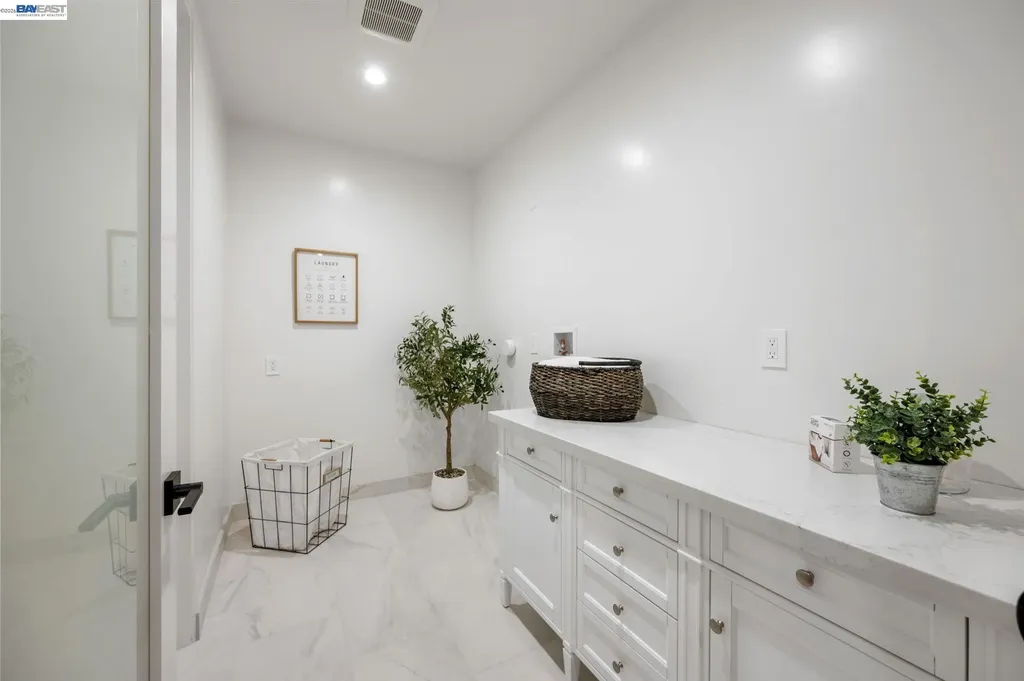 5883 Margarido Drive Oakland CA 94618