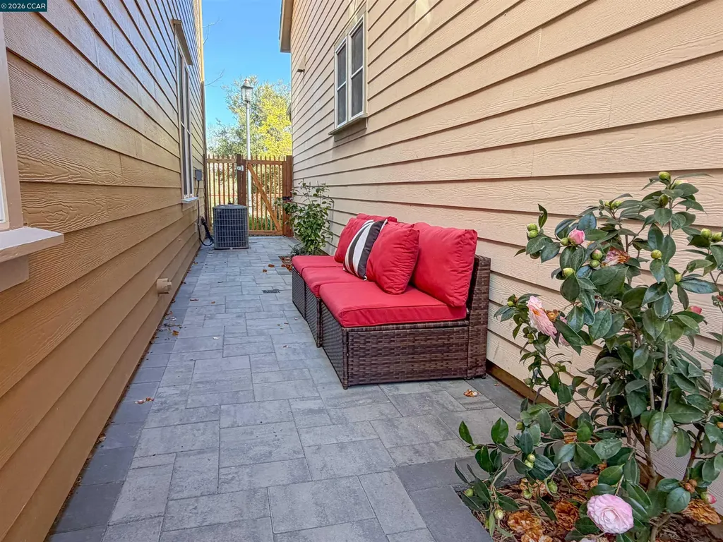 3198 Front Street Hercules CA 94547