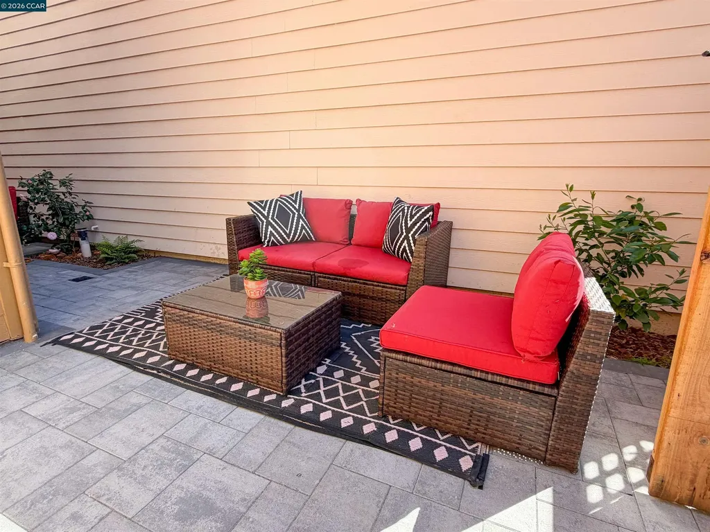 3198 Front Street Hercules CA 94547