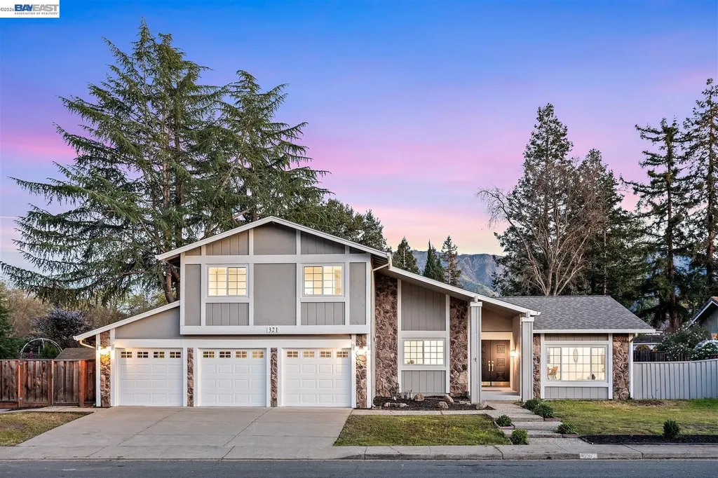 321 Semillon Circle Clayton CA 94517