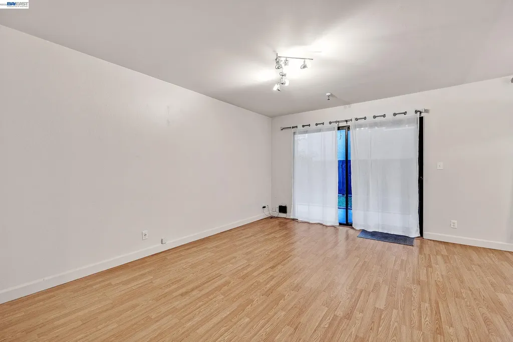 771 Kingston Avenue Oakland CA 94611