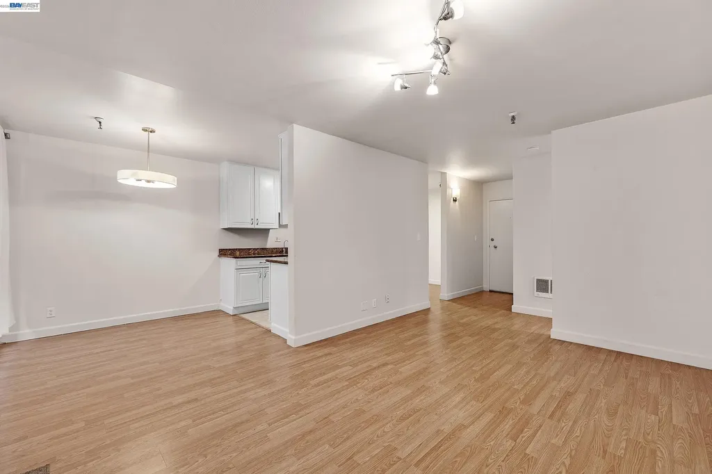 771 Kingston Avenue Oakland CA 94611