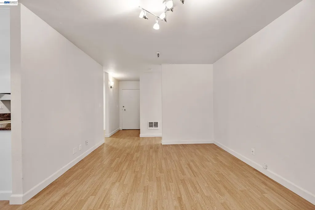 771 Kingston Avenue Oakland CA 94611