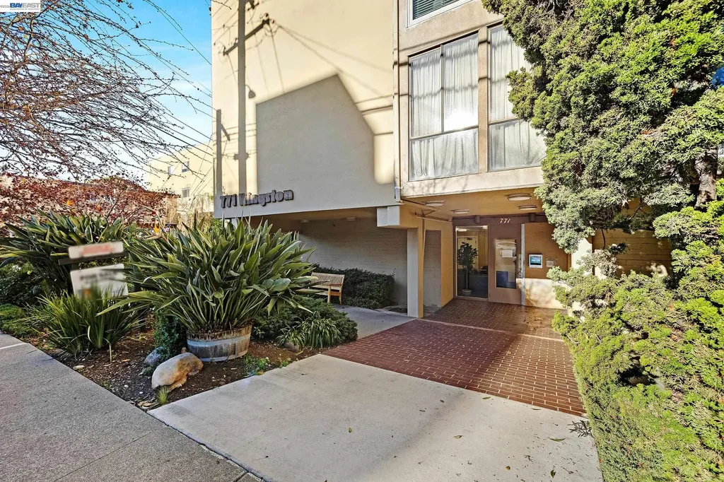 771 Kingston Avenue Oakland CA 94611