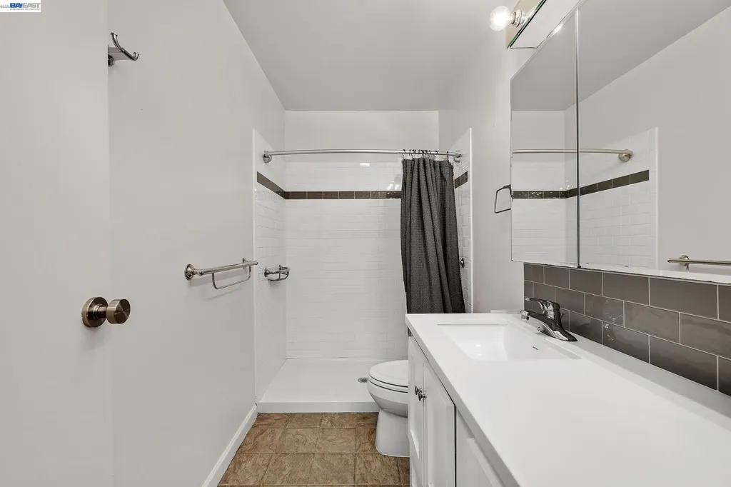 771 Kingston Avenue Oakland CA 94611