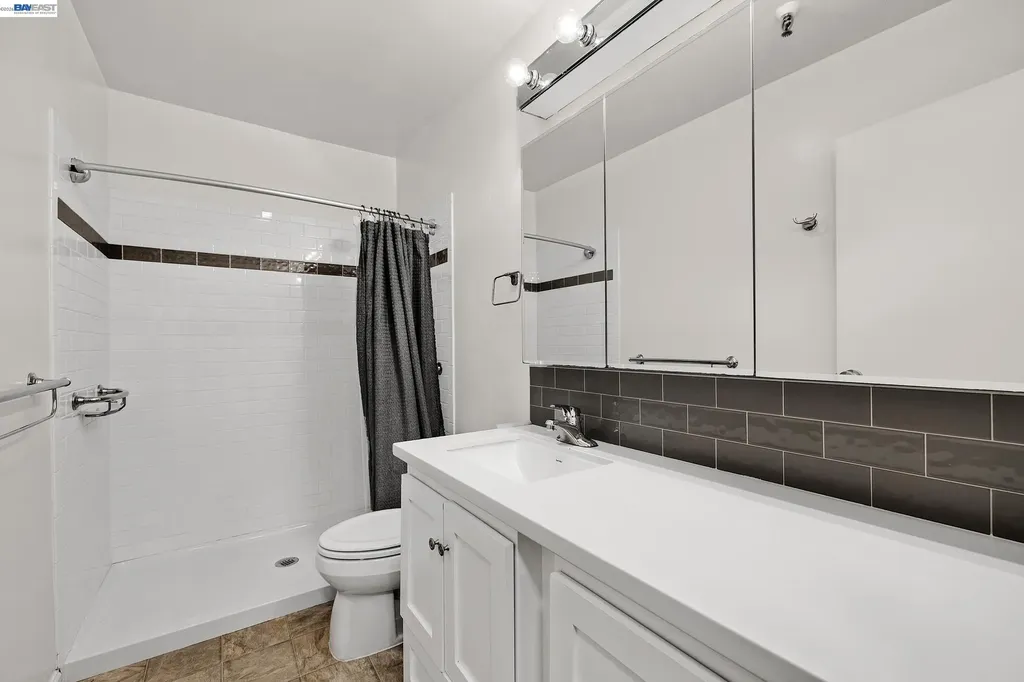771 Kingston Avenue Oakland CA 94611