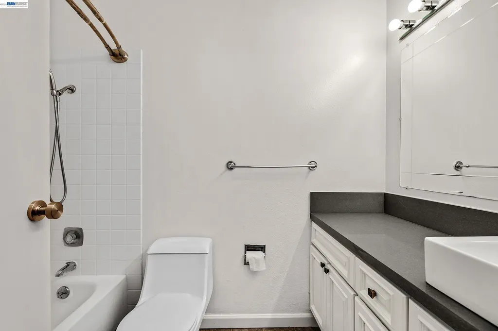 771 Kingston Avenue Oakland CA 94611