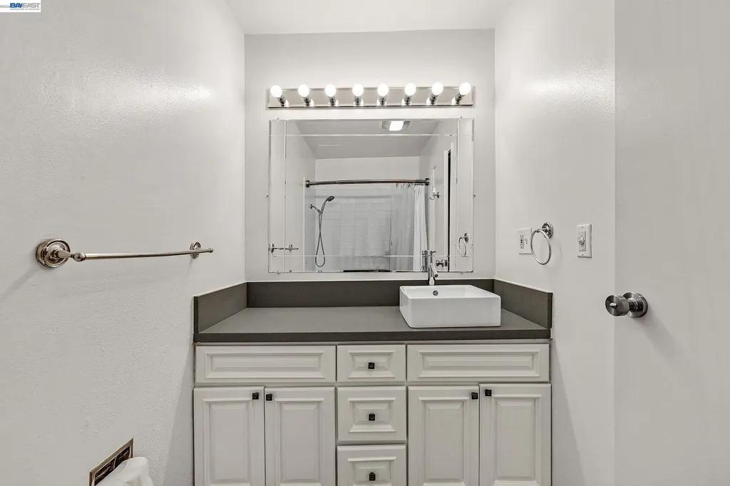 771 Kingston Avenue Oakland CA 94611