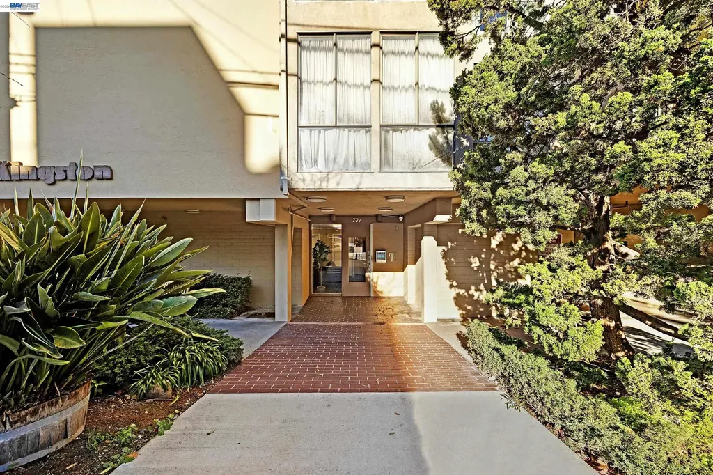 771 Kingston Avenue Oakland CA 94611