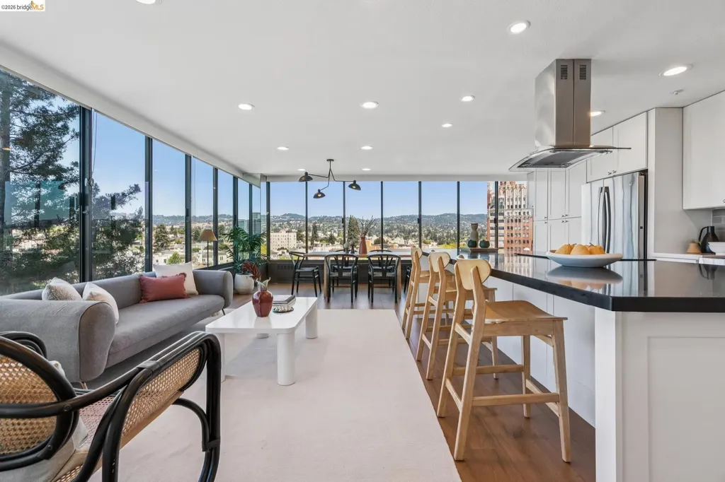 Oakland CA, 565 Bellevue Avenue, Unit 806