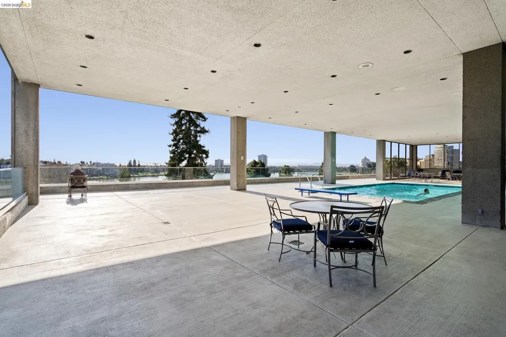 565 Bellevue Avenue Oakland CA 94610