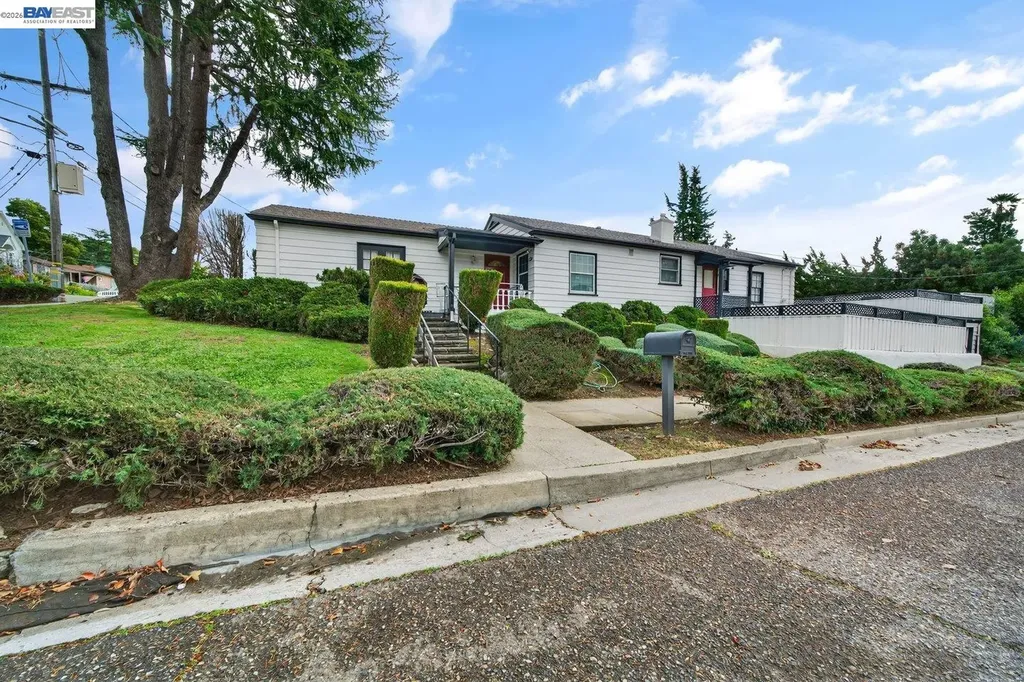 3400 Mirasol Avenue Oakland CA 94605
