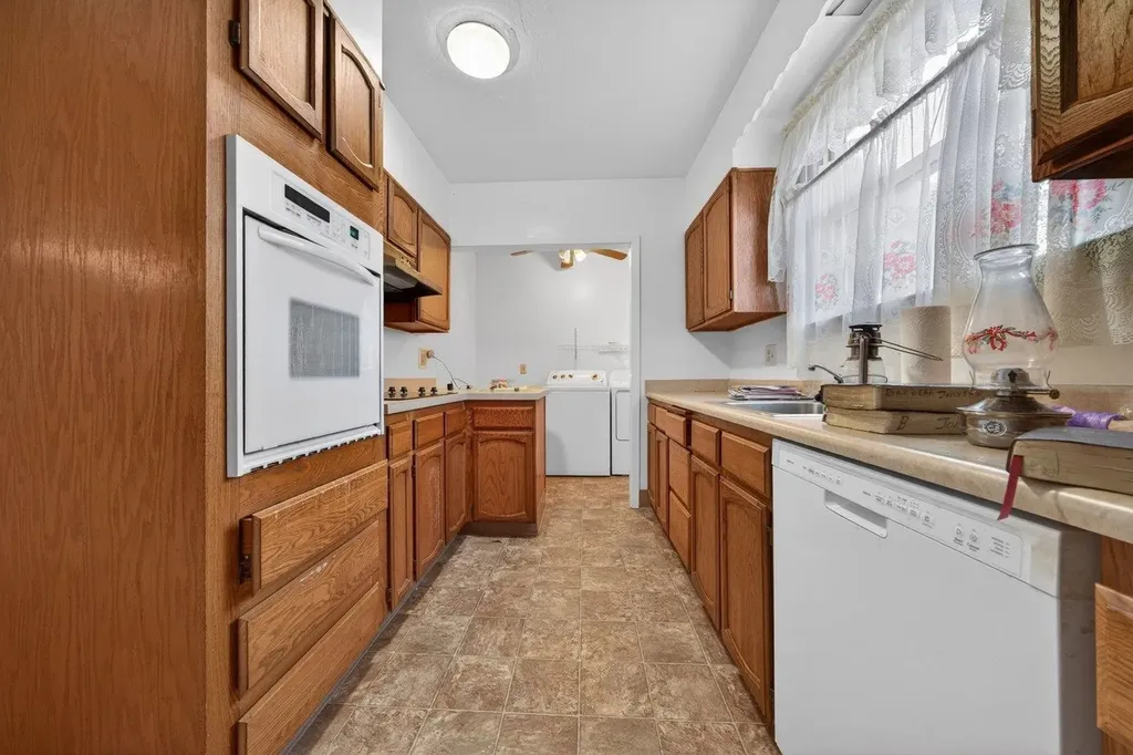 3400 Mirasol Avenue Oakland CA 94605