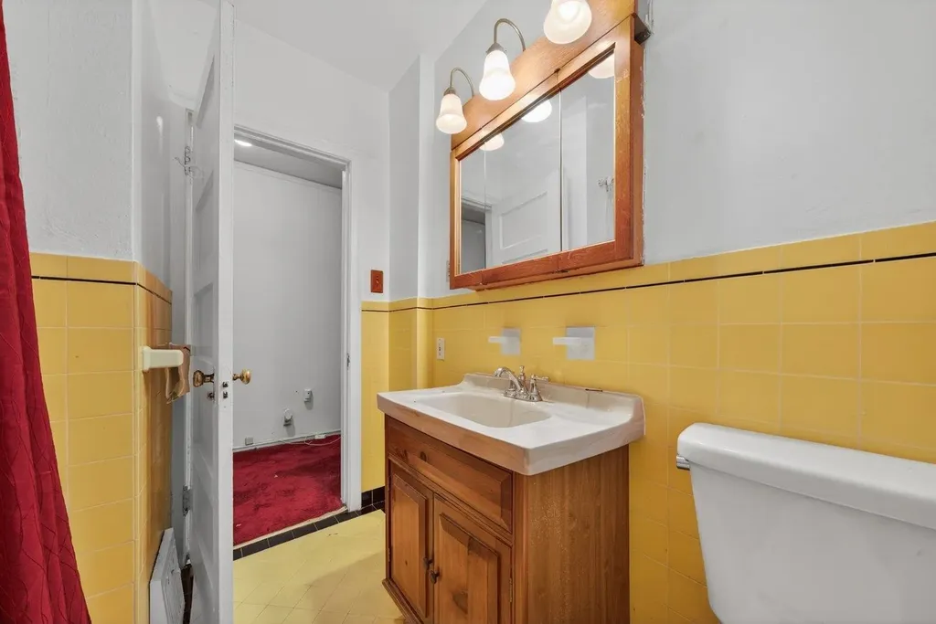 3400 Mirasol Avenue Oakland CA 94605