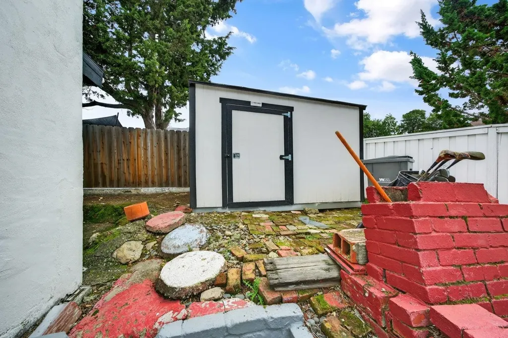 3400 Mirasol Avenue Oakland CA 94605