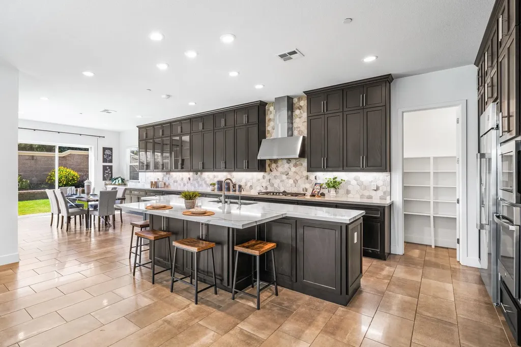 1989 Old Vine Place Brentwood CA 94513